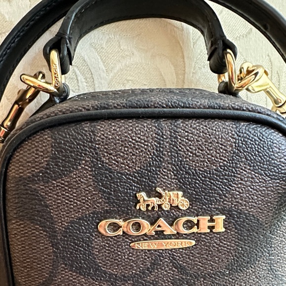 Coach Eva Phone Crossbody in Signature Canvas - Picture 2 of 11
